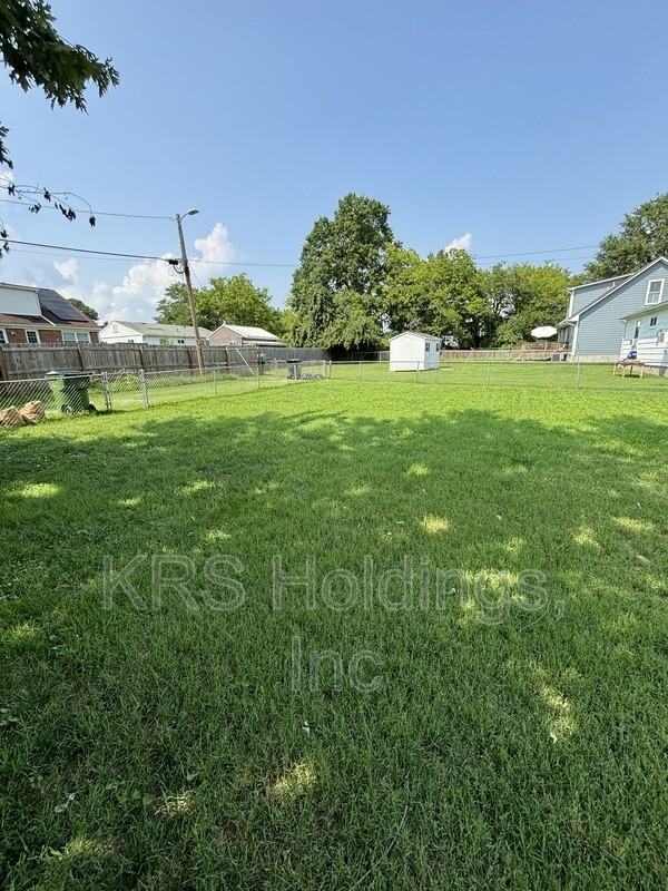 1406 N 32nd St - Photo 6 of 20
