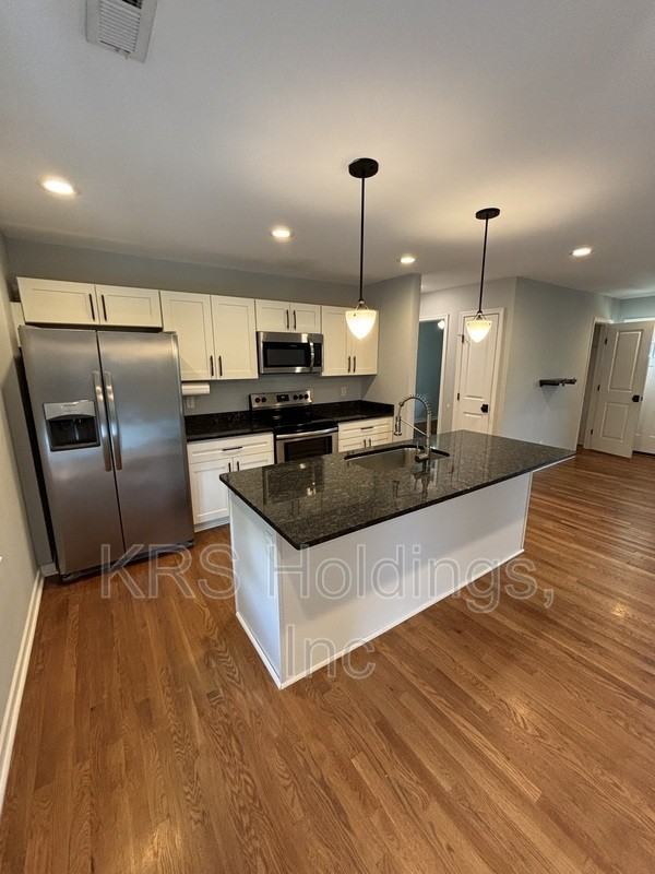 1406 N 32nd St - Photo 7 of 20