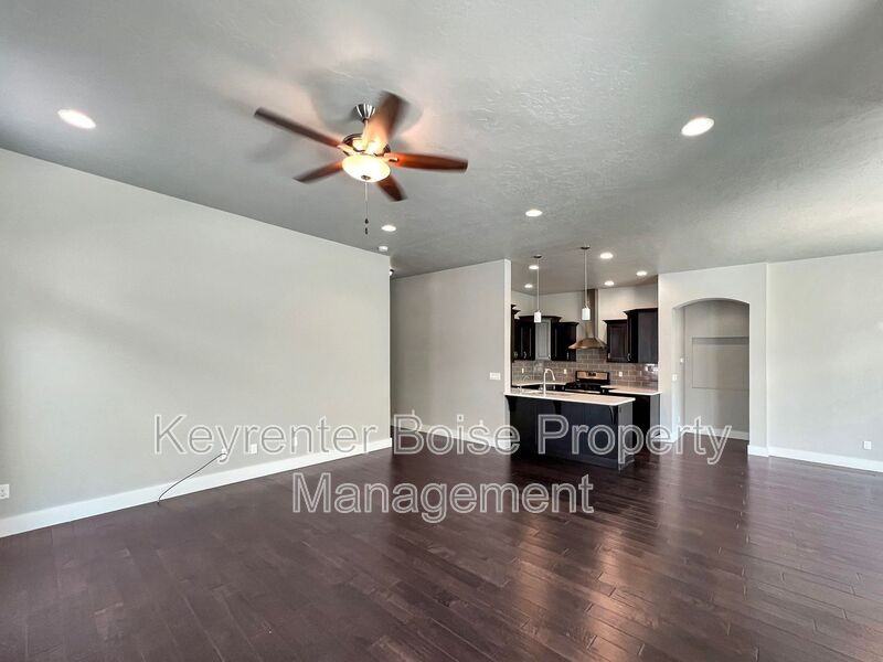 1143 E Wrightwood Dr - Photo 3 of 20