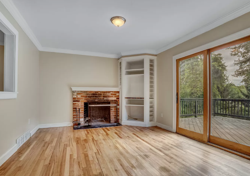 15 Joan Dr - Photo 2 of 10