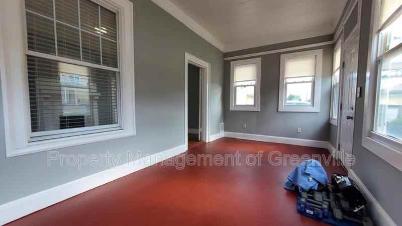 8 Sumner St - Photo 3 of 34