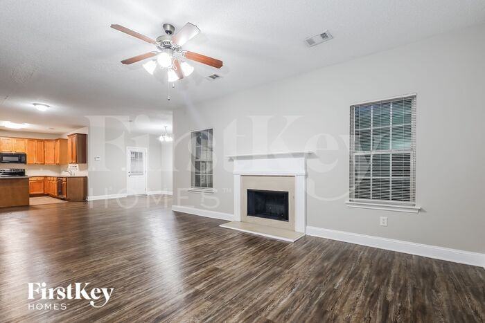 1130 E Shoreview Rd - Photo 2 of 16