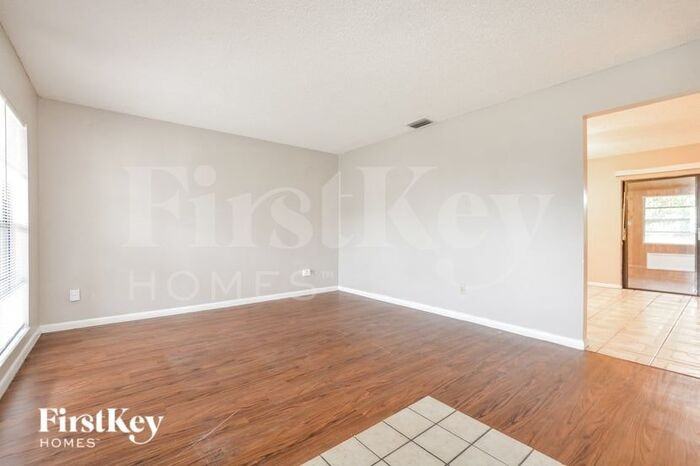 7674 Havenford Ct - Photo 2 of 16