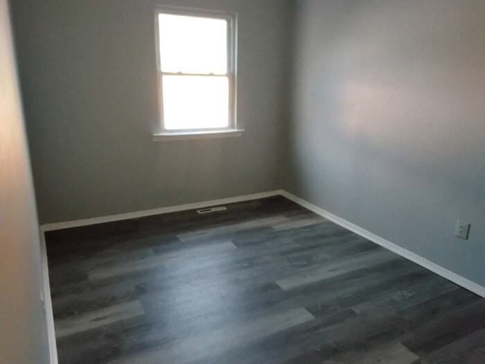 1115 Willinger Ct - Photo 3 of 8