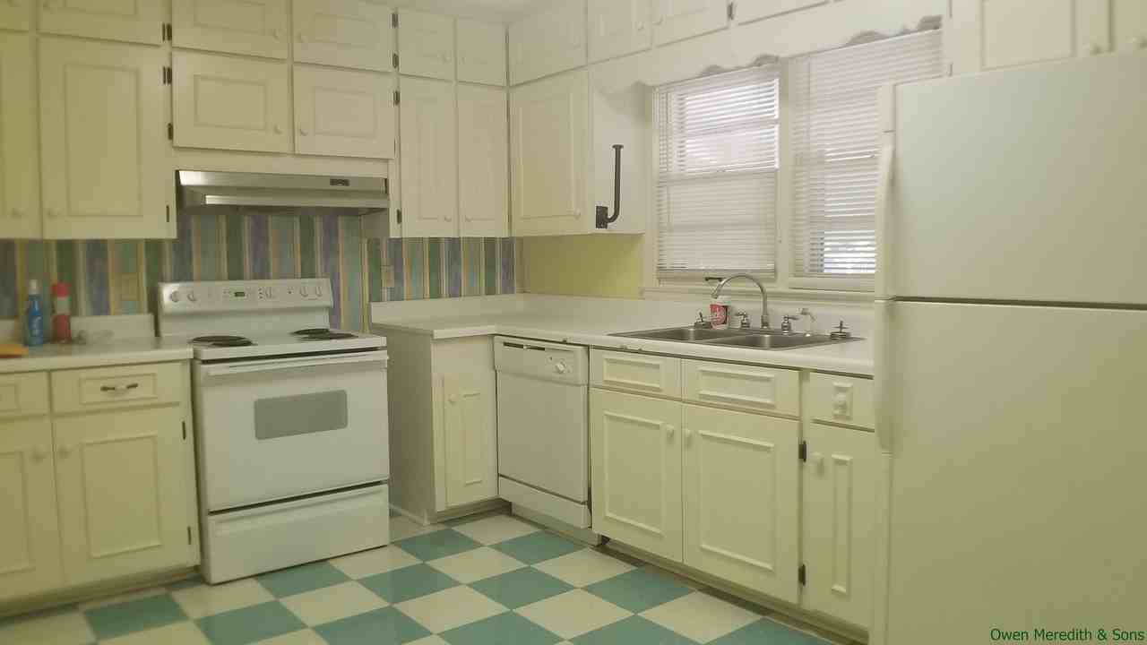 302 22nd St E - Photo 5 of 13