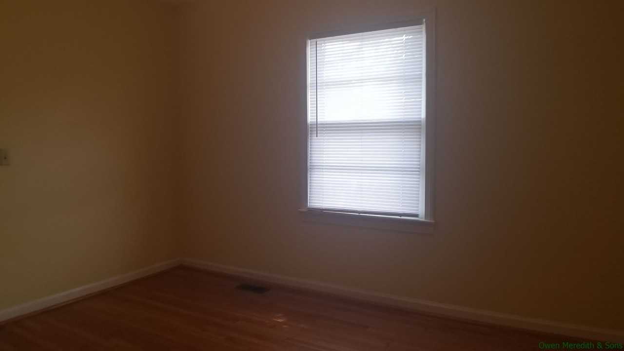 302 22nd St E - Photo 6 of 13