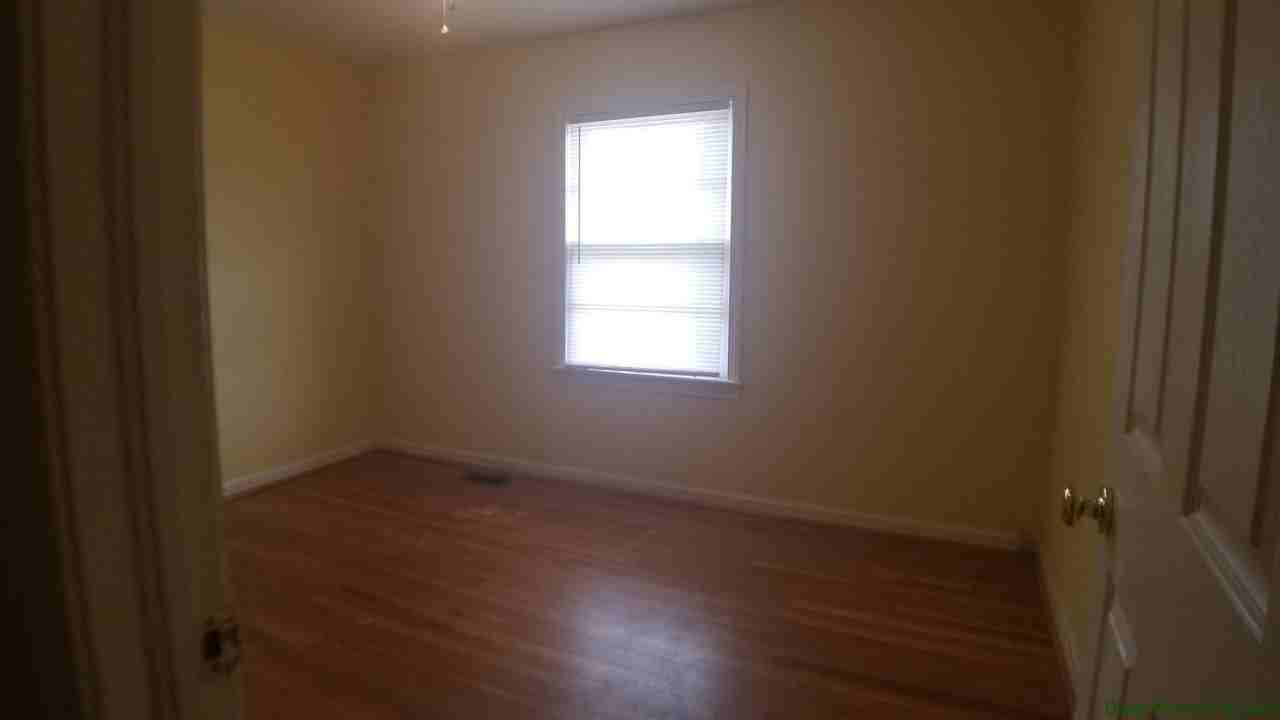 302 22nd St E - Photo 7 of 13