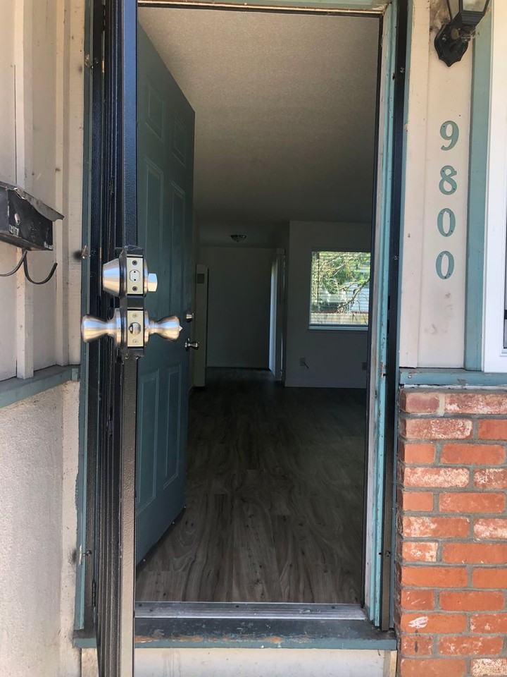9800 Libra Ave - Photo 2 of 13