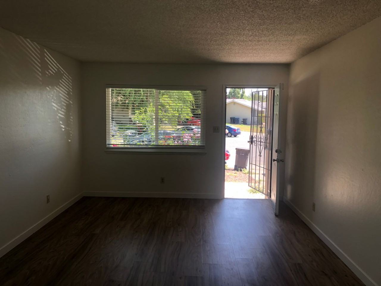 9800 Libra Ave - Photo 3 of 13