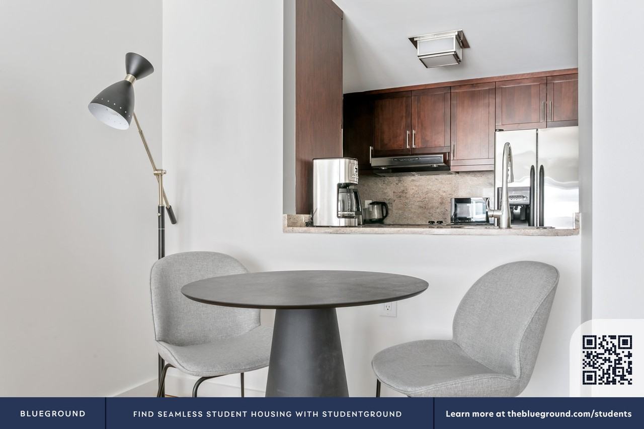 135 Clarendon Street - Photo 7 of 26