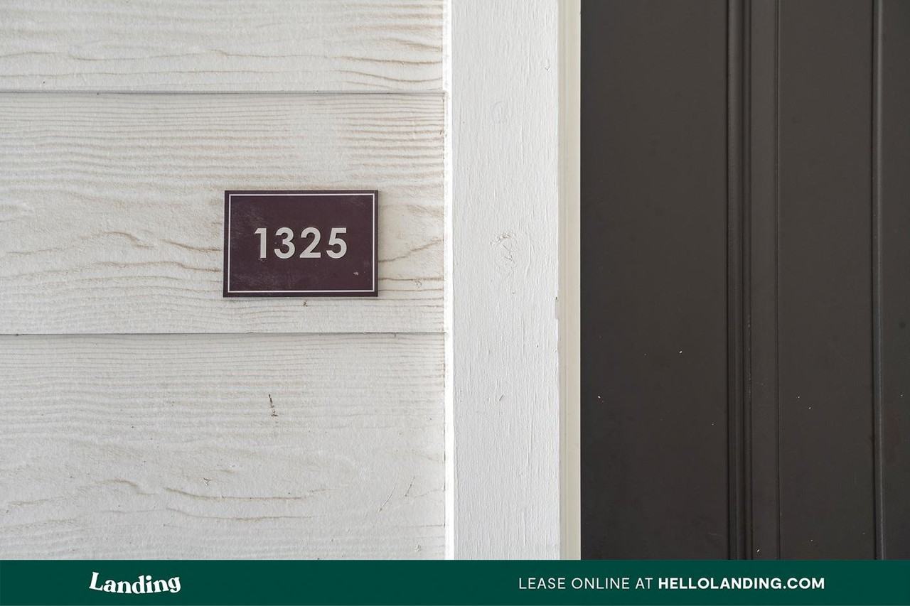 1601 S Heatherwilde Blvd - Photo 2 of 50