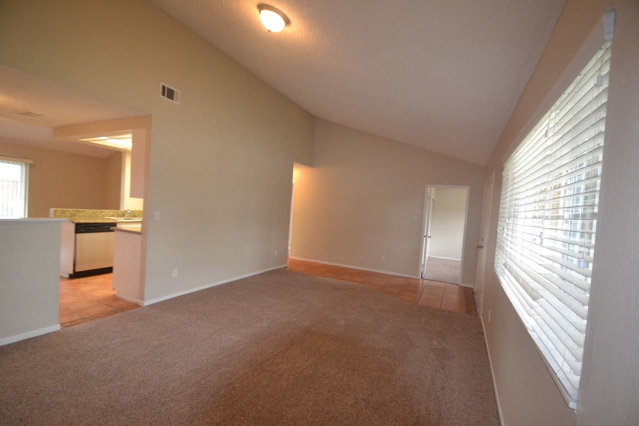 6934 Seine Ave - Photo 2 of 8