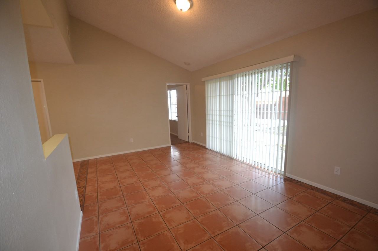 6934 Seine Ave - Photo 3 of 8