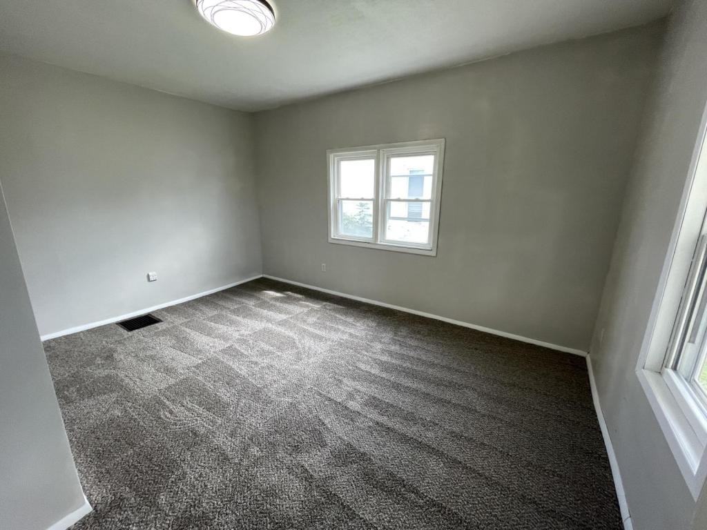 1014 S 15th St - Photo 2 of 10