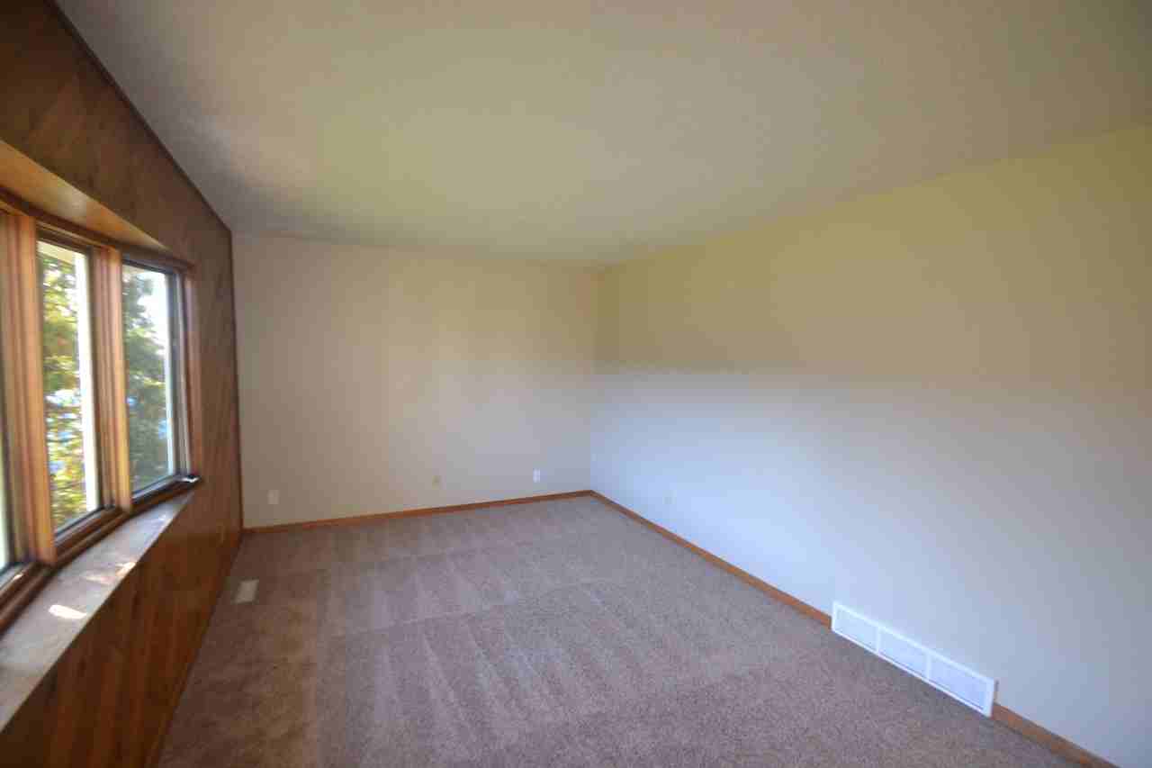 7217 Camden Ave N - Photo 3 of 10