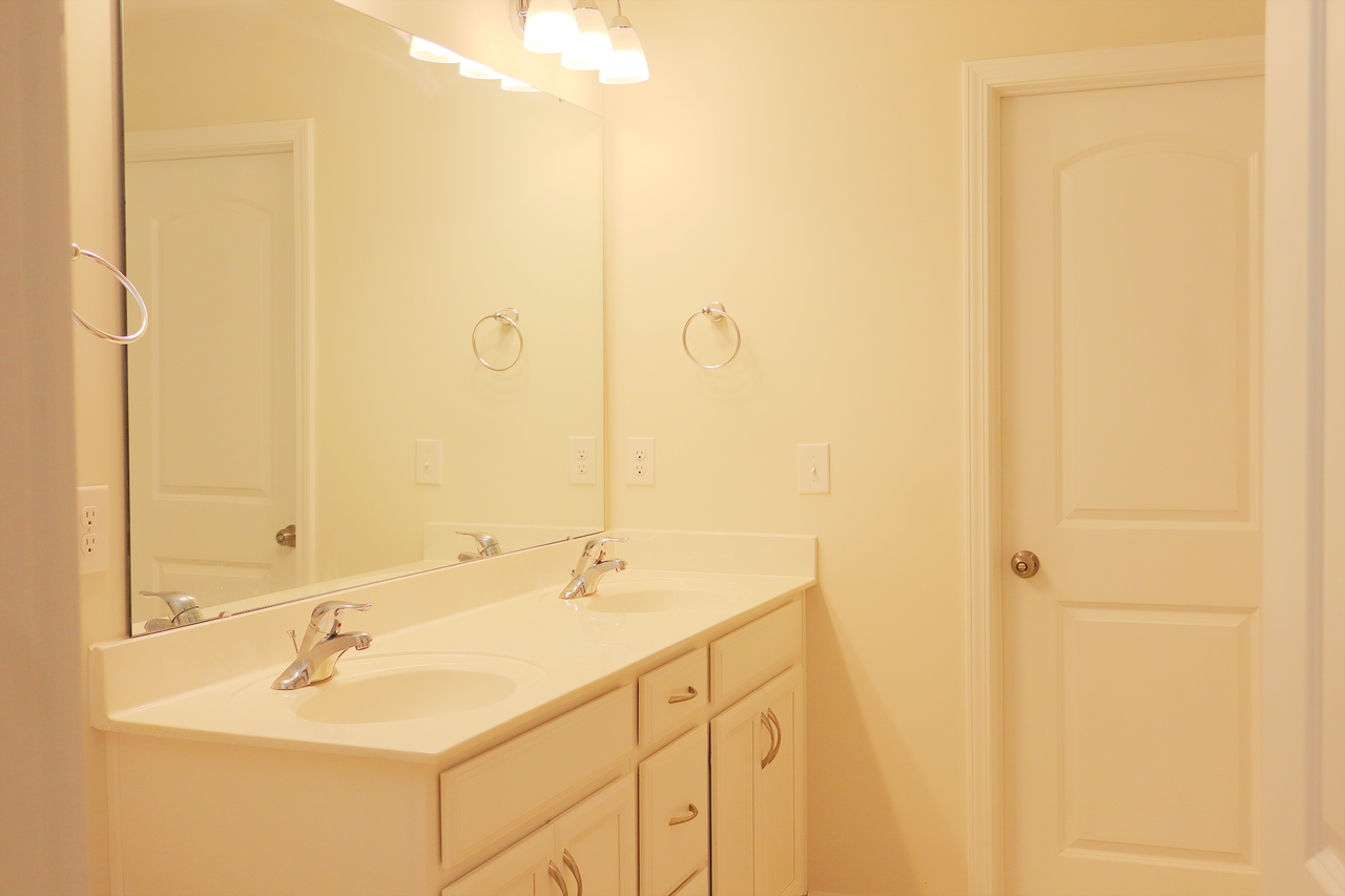 16038 Fieldstone Trce - Photo 5 of 40