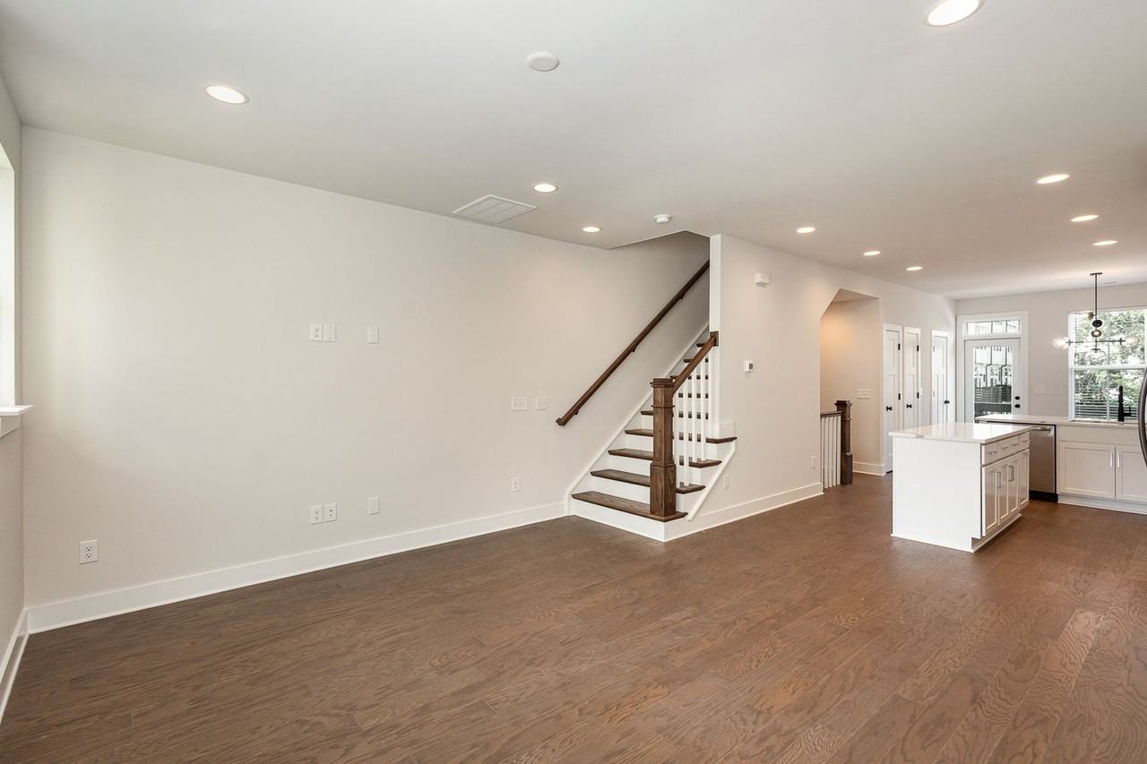 2319 Rozzelles Ferry Rd - Photo 7 of 30