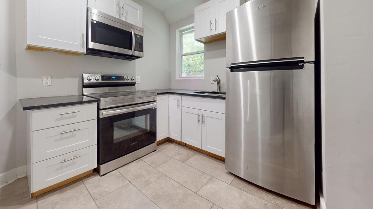 3149 N Carlisle St - Photo 7 of 25