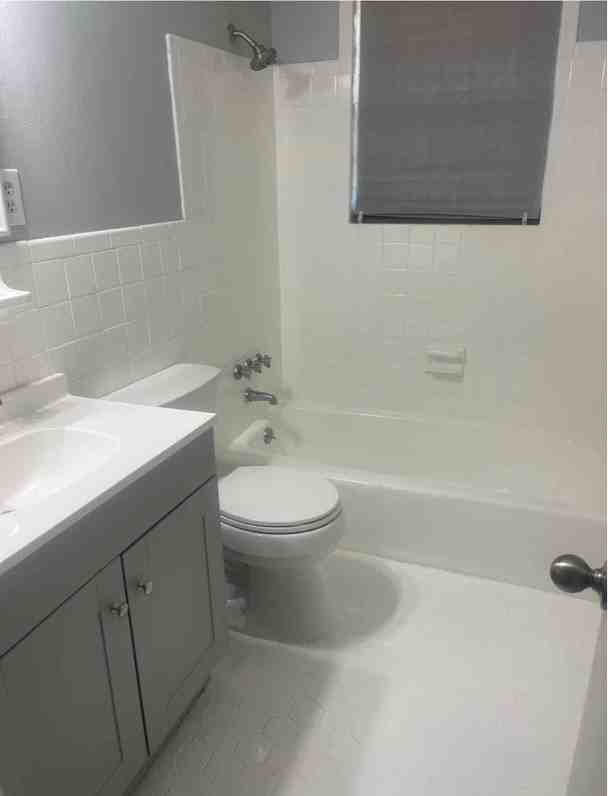 1914 Saint James Dr #4 - Photo 2 of 9