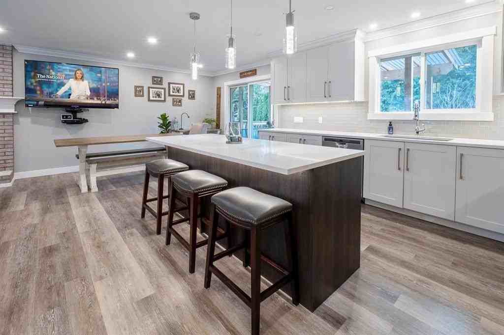 22562 122 Avenue - Photo 2 of 21