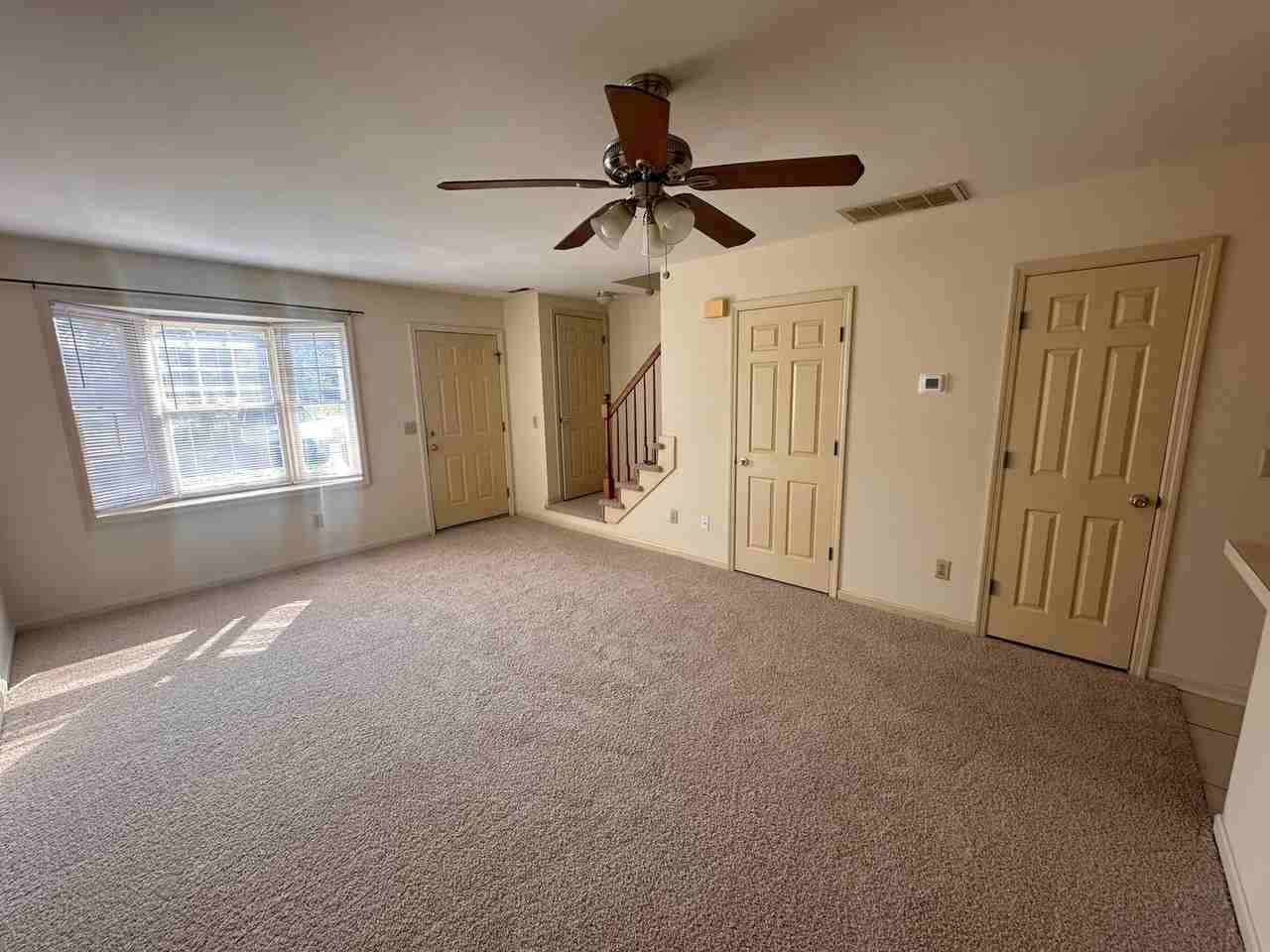 2228 Yaupon Dr - Photo 4 of 13