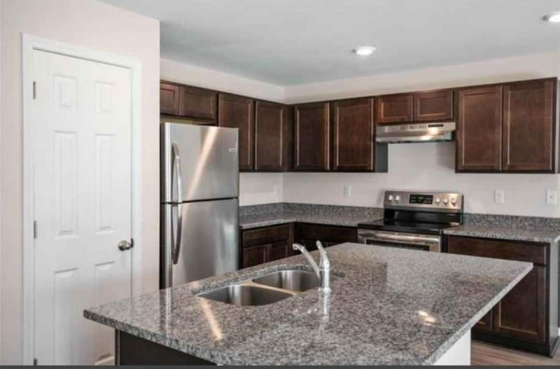 6 Union Ct #A - Photo 2 of 12