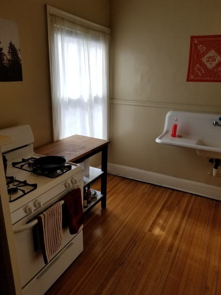 Twin Court Apartments - Photo 5 of 32