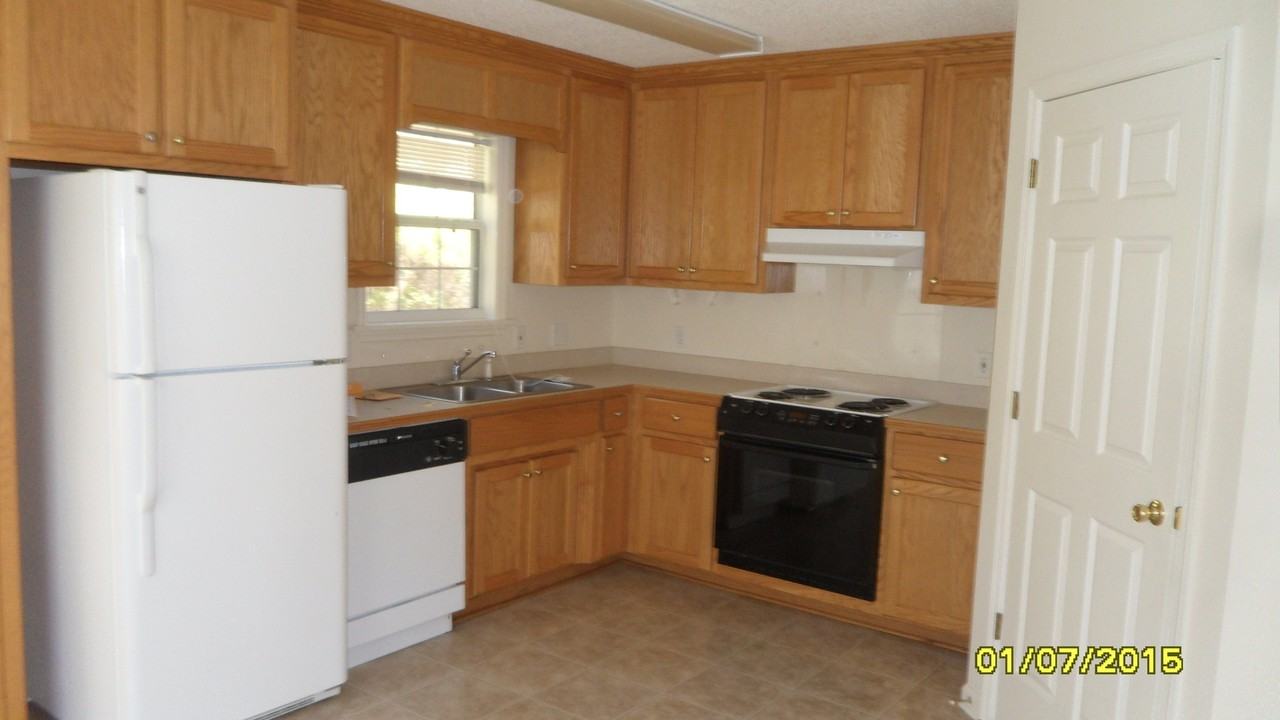 4206 Wilshire Dr - Photo 3 of 11