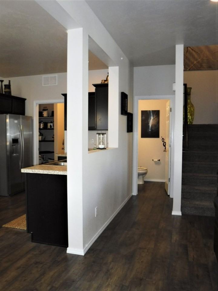 713 N Manship Ave - Photo 6 of 26