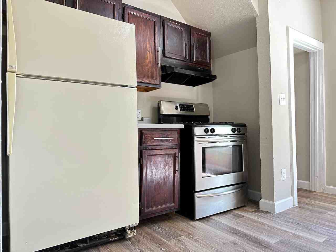 1006 Arthur Ave - Photo 5 of 30