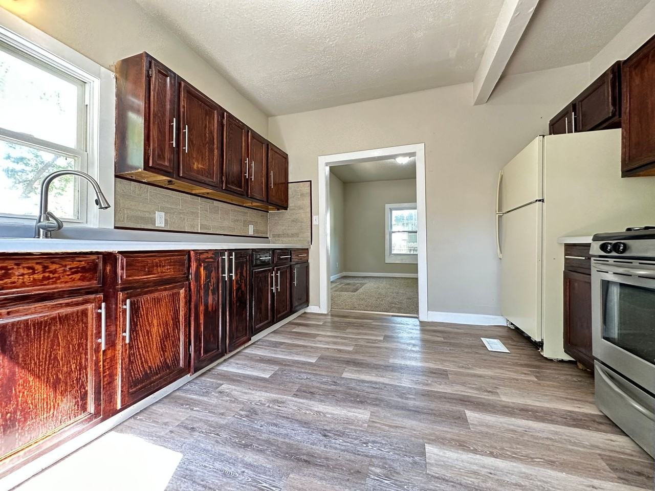 1006 Arthur Ave - Photo 7 of 30