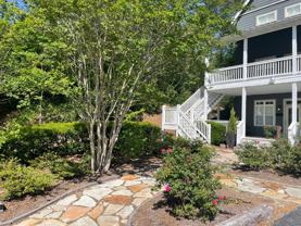 911 Creekside Ct - Photo 1 of 1