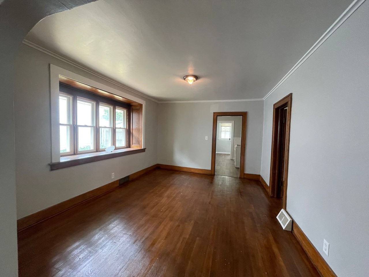 1043 White Ave Nw - Photo 6 of 21