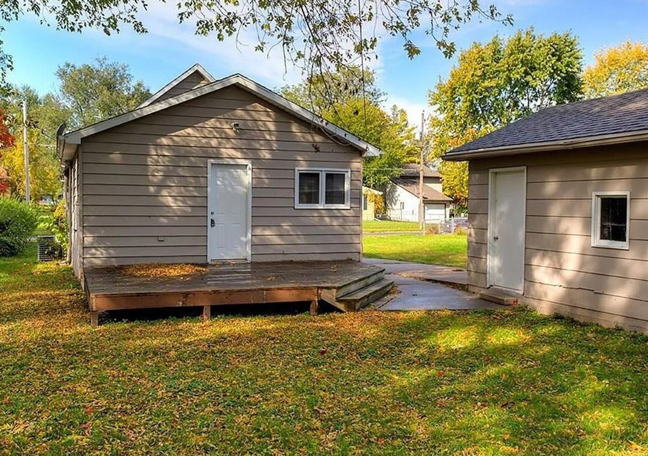 1431 E 19th St - Photo 2 of 23