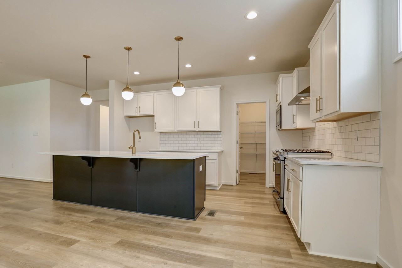 10205 Carsten Ln - Photo 3 of 13