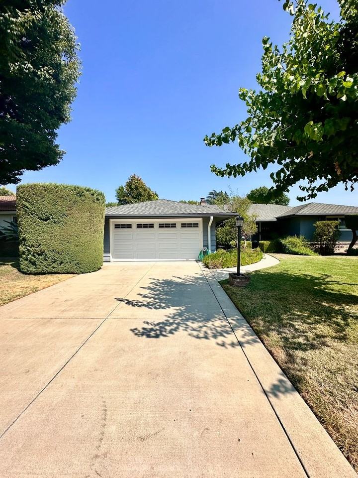 4111 Mulberry Ln - Photo 3 of 43