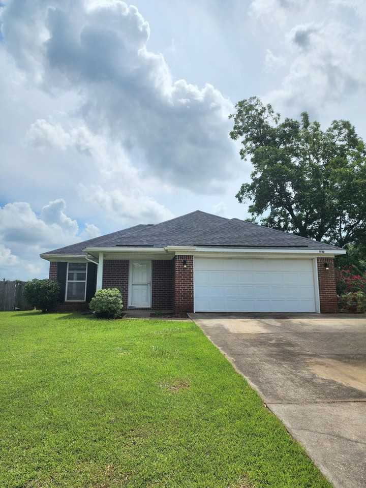 1732 Abbey Loop - Photo 2 of 36