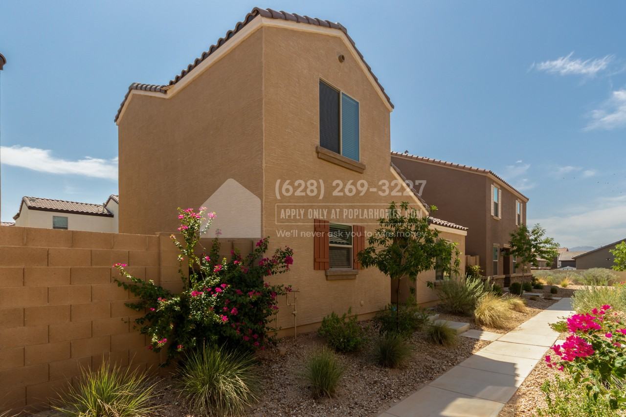 8037 W Agora Ln - Photo 3 of 29