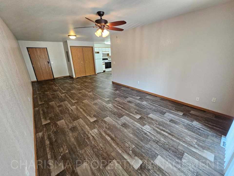 340 N Main Ave #05 - Photo 2 of 20