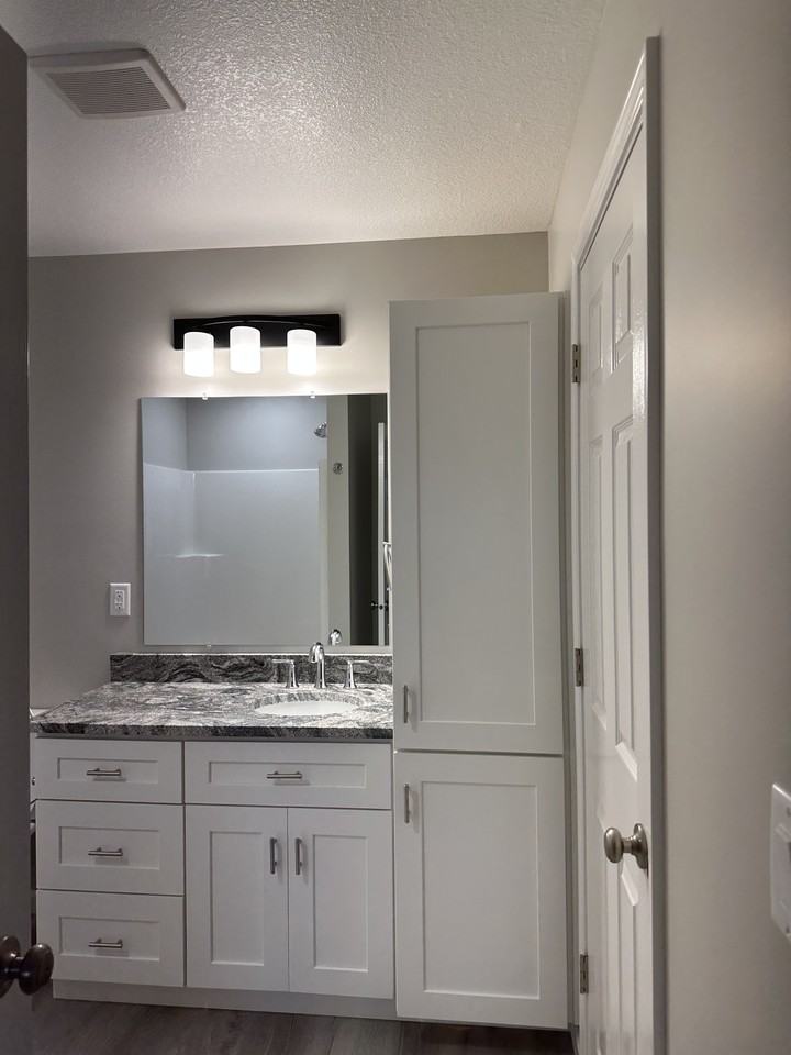 1512 W 32nd St #NA - Photo 3 of 13