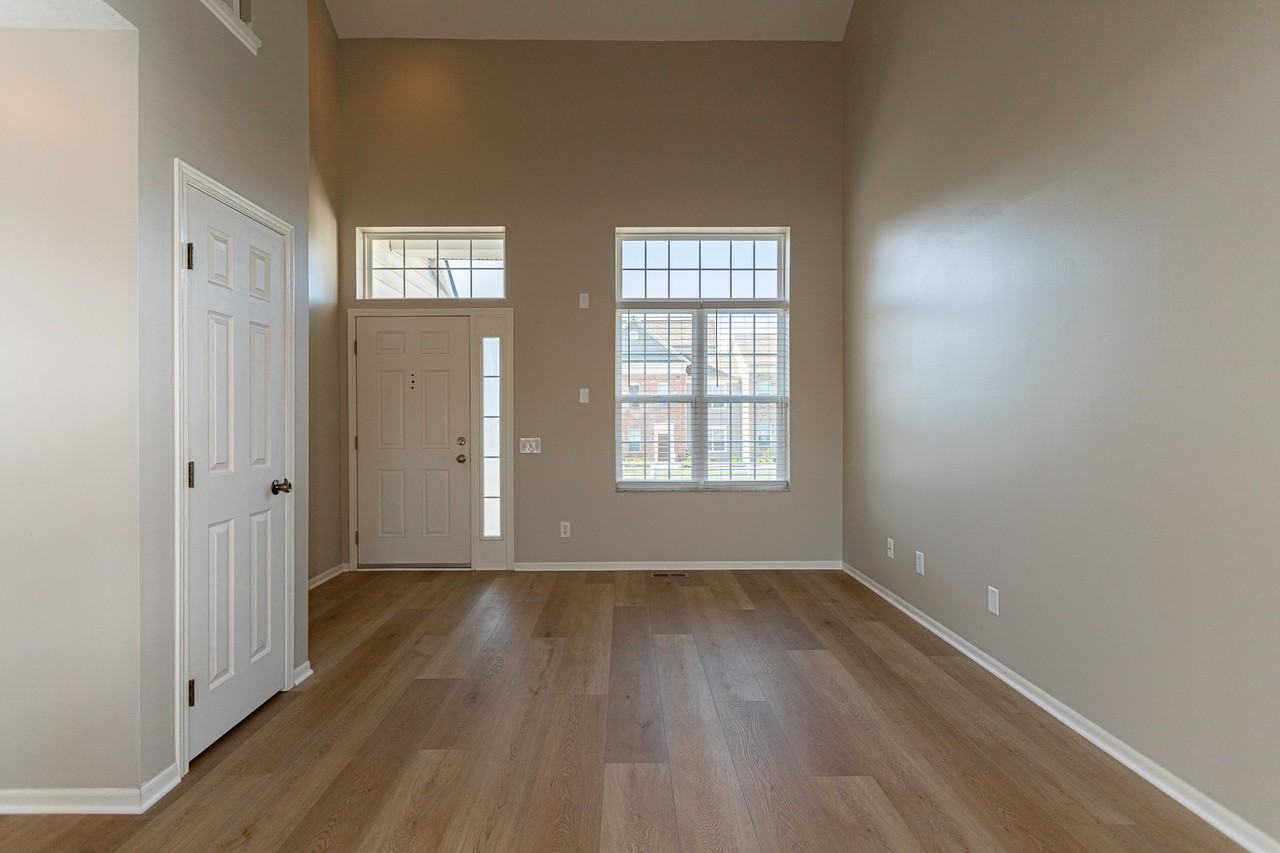 7012 Churchill Downs Dr - Photo 2 of 33