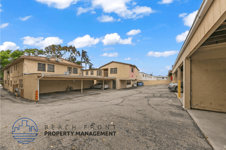 608 W. Hyde Park Blvd. - Photo 2 of 25