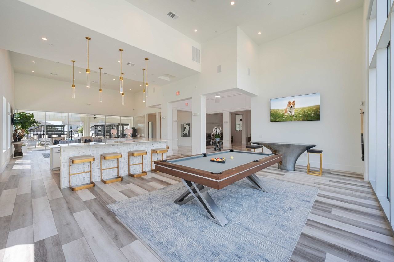 Luxe Prosper - Photo 6 of 50