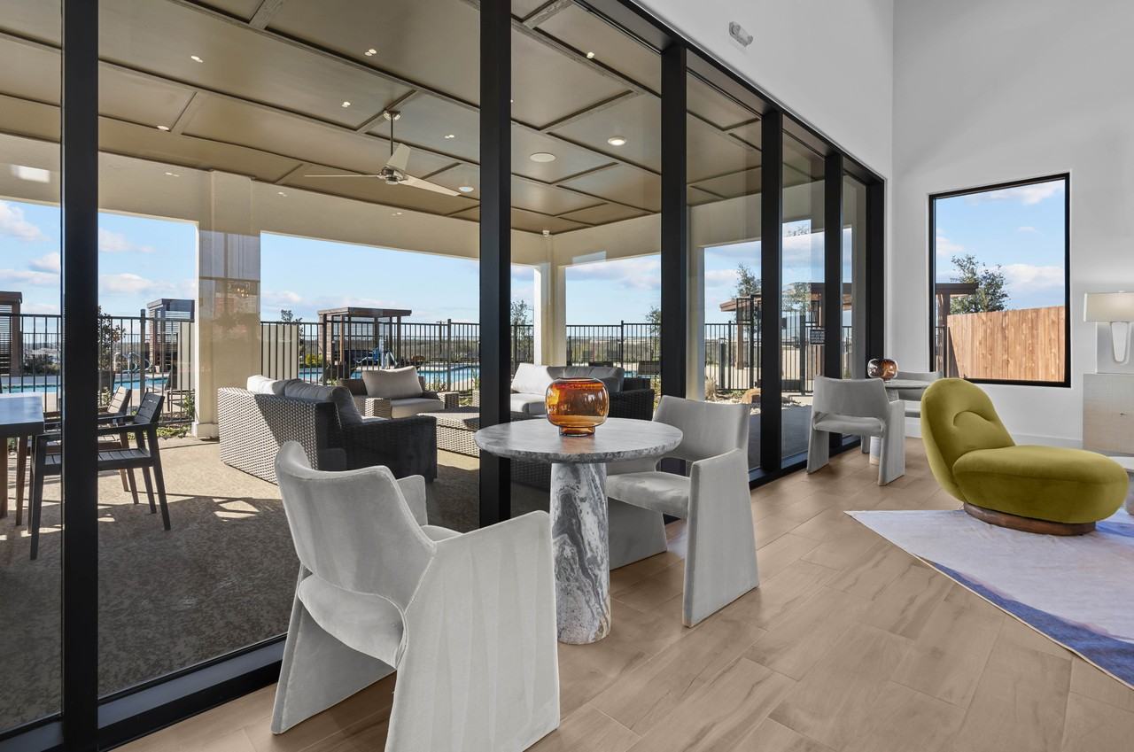 Mansions of Buda - Photo 2 of 50