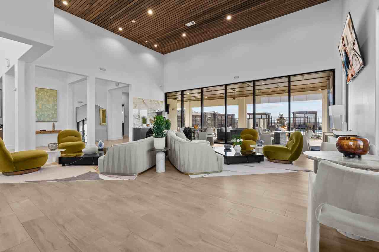 Mansions of Buda - Photo 4 of 50