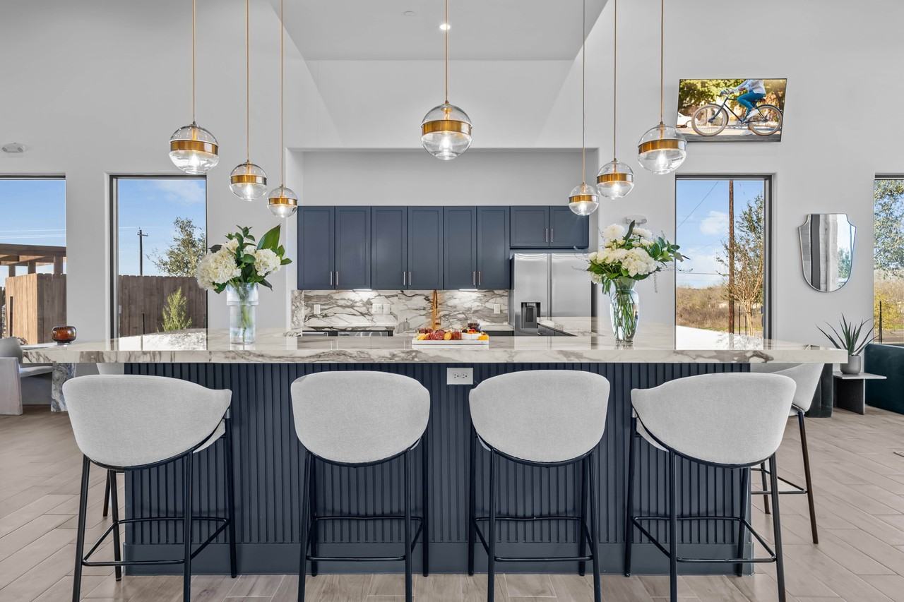 Mansions of Buda - Photo 6 of 50