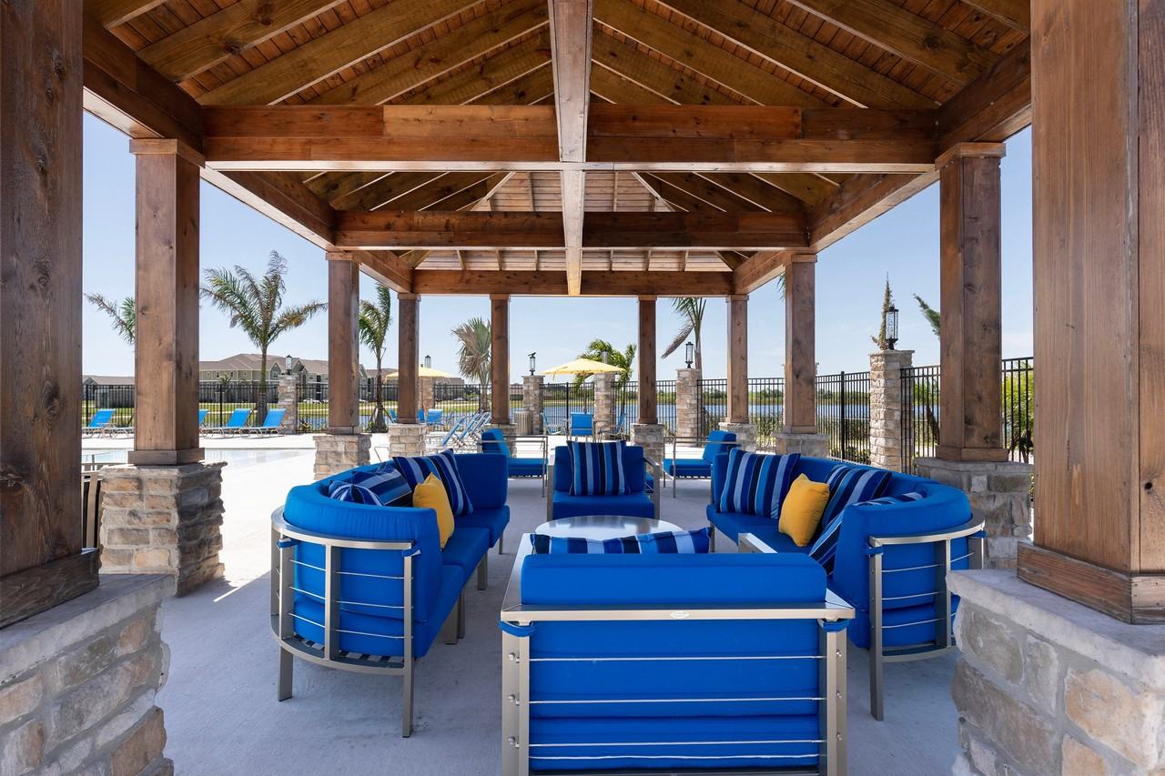 Cocoa Grand Apartments - Photo 6 of 36
