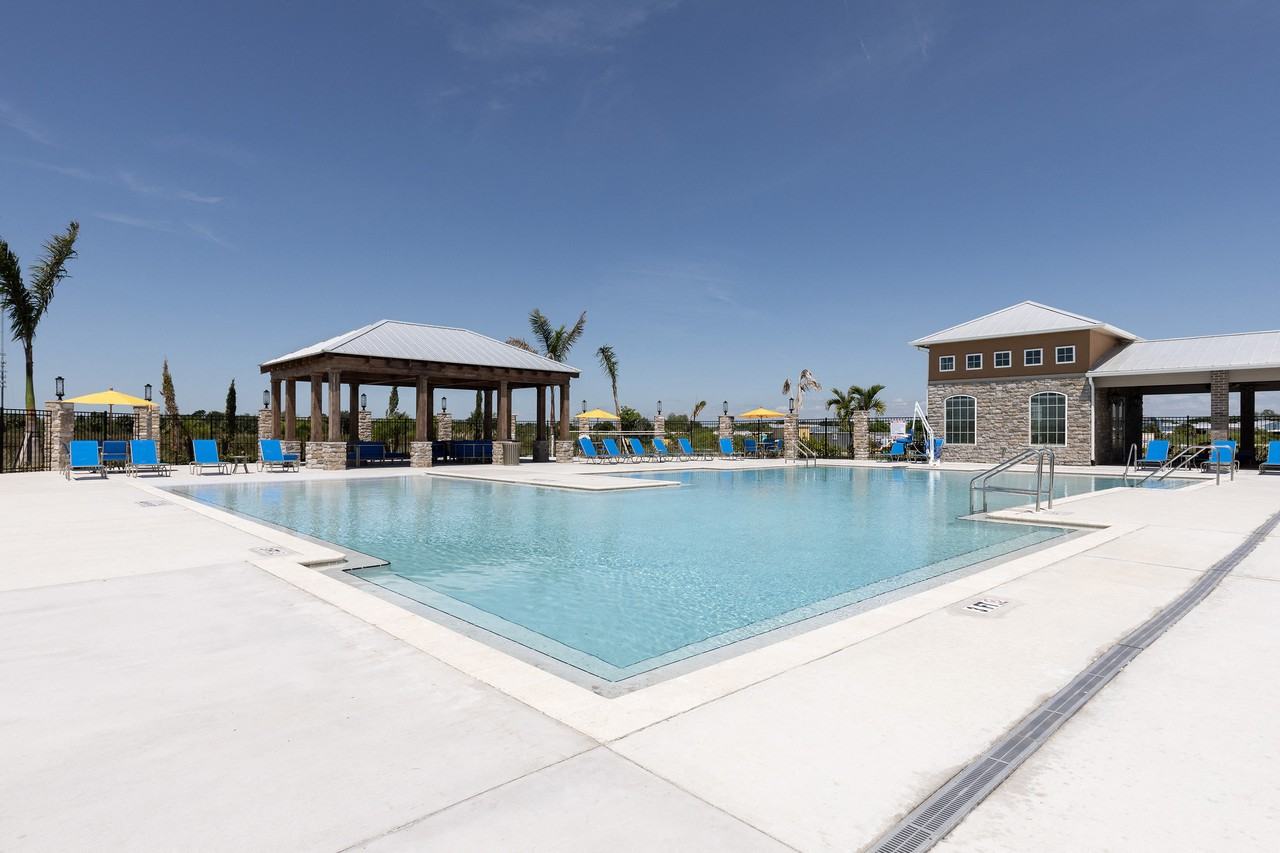 Cocoa Grand Apartments - Photo 5 of 36