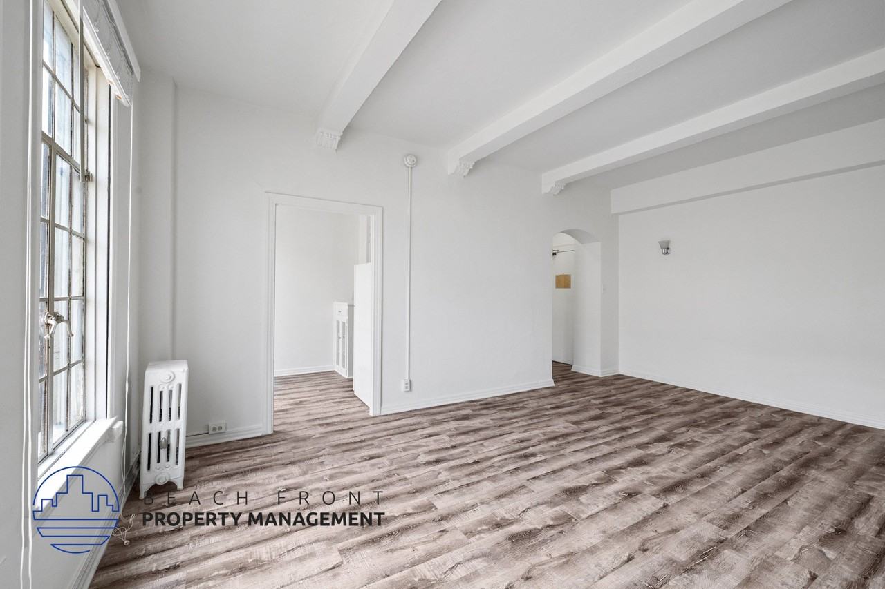 512 S. Hobart Blvd. - Photo 2 of 29