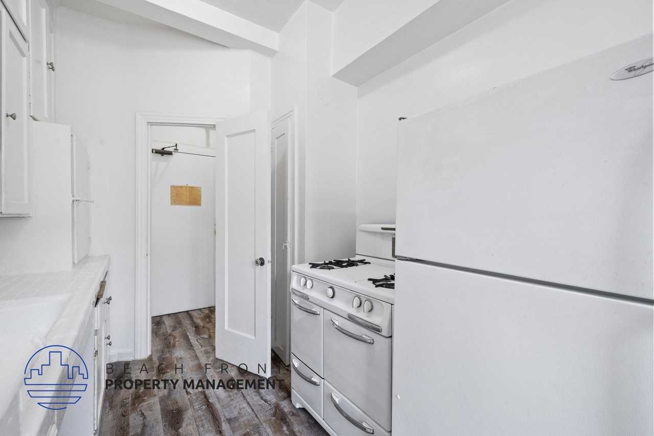 512 S. Hobart Blvd. - Photo 3 of 29